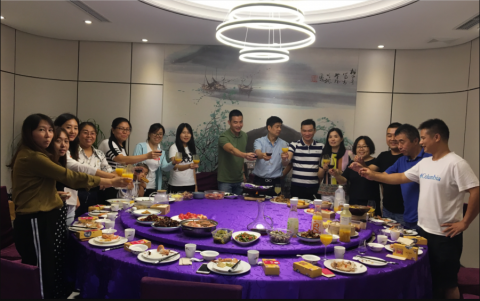 <b>中秋佳節天正恒業精英這樣過</b>