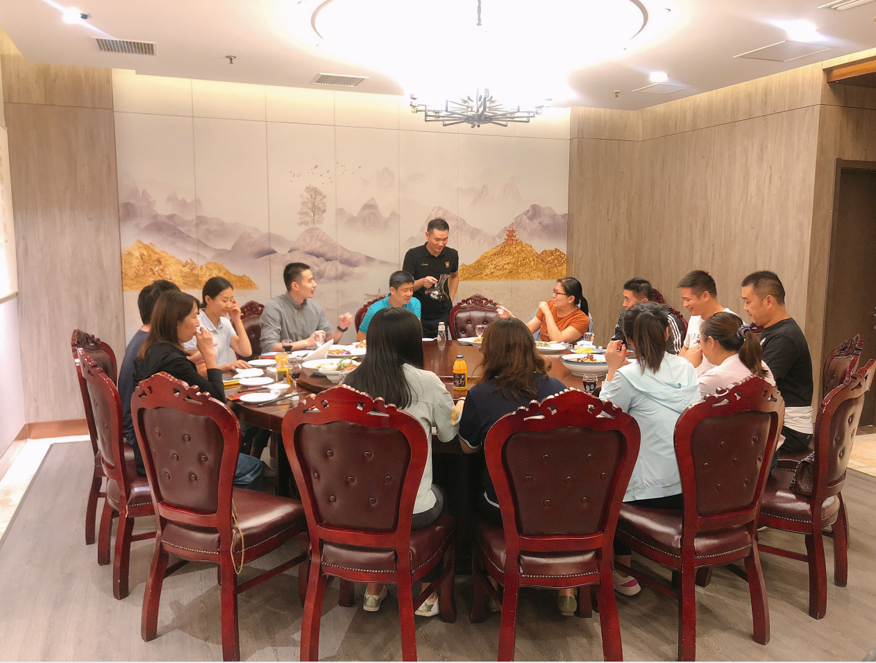 天正恒業(yè)全員齊聚 天正恒業(yè)全員齊聚